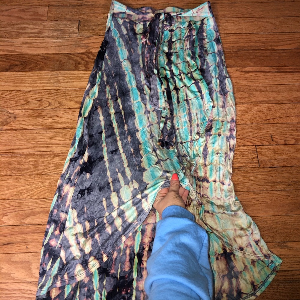 Tie-Dye Wrap Midi Skirt in women’s Aqua blue snd navy colors size small - Picture 9 of 9